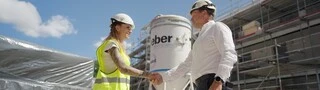 Handschlag auf der Baustelle